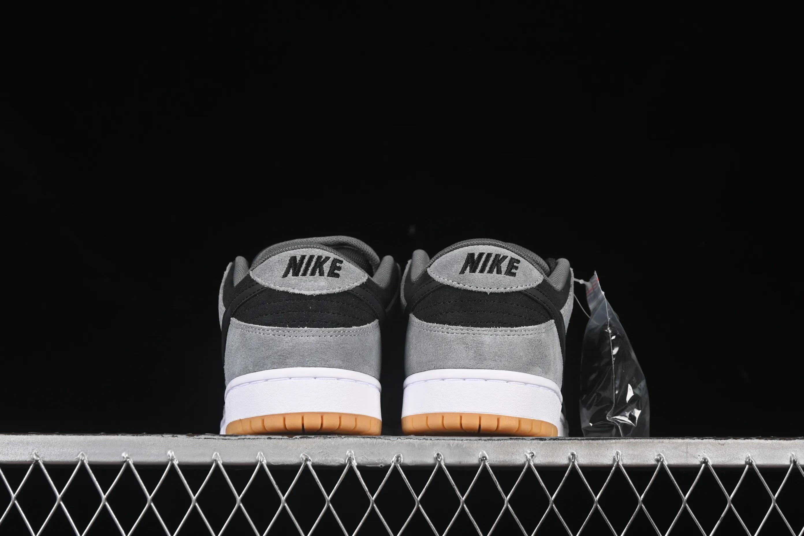 All categories Nk SB Dunk series Nk SB Dunk Low low-top sneakers Nike SB Dunk Low black gray low-top casual sneakers HF3063-001